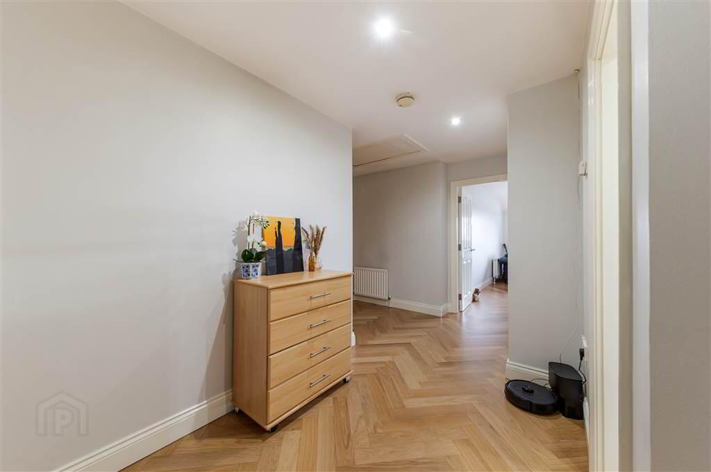 Apt 6 Casement Court, 99 Andersonstown Road 6 of 21