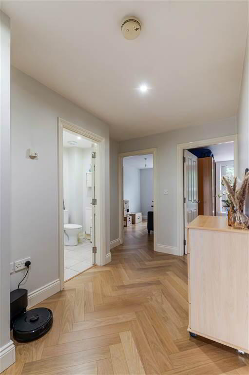 Apt 6 Casement Court, 99 Andersonstown Road 7 of 21