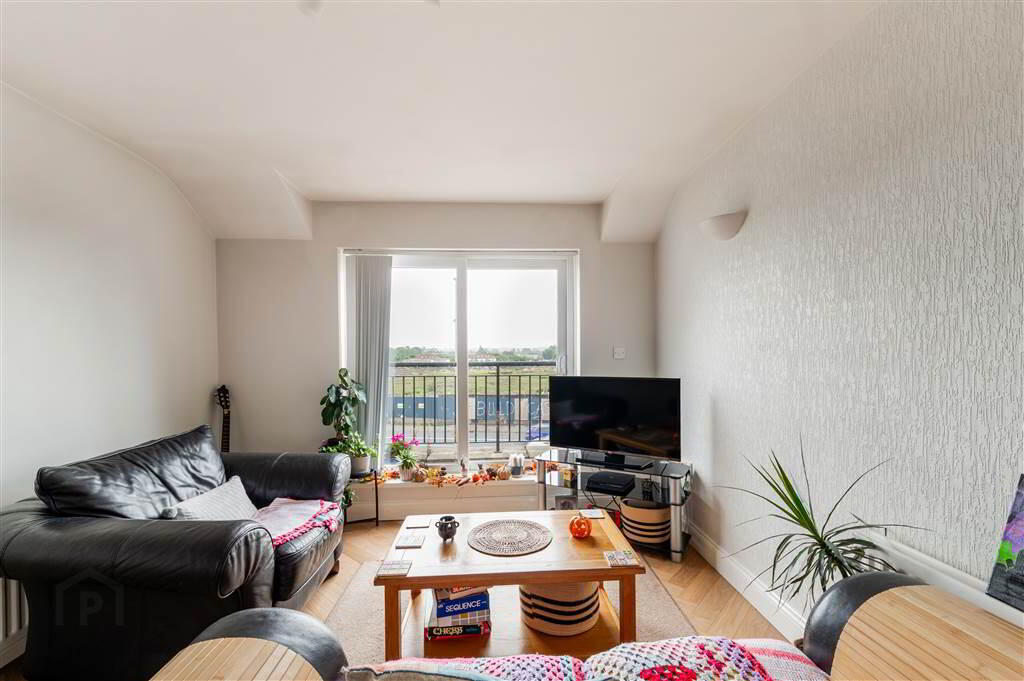 Apt 6 Casement Court, 99 Andersonstown Road 8 of 21