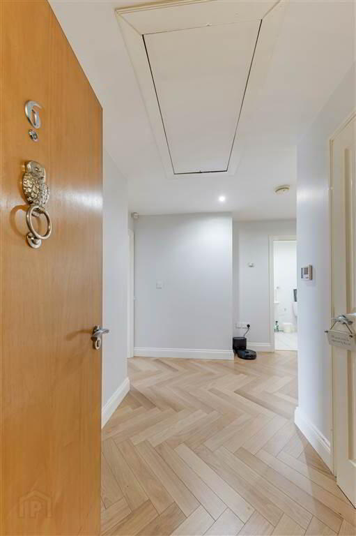 Apt 6 Casement Court, 99 Andersonstown Road 5 of 21