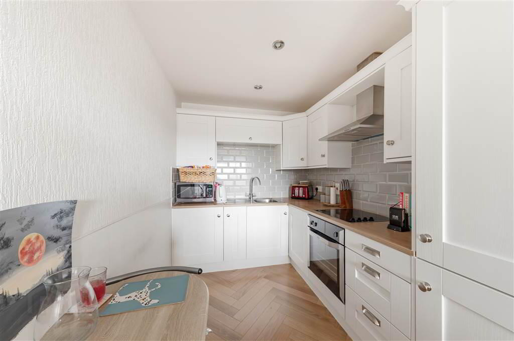 Apt 6 Casement Court, 99 Andersonstown Road 12 of 21