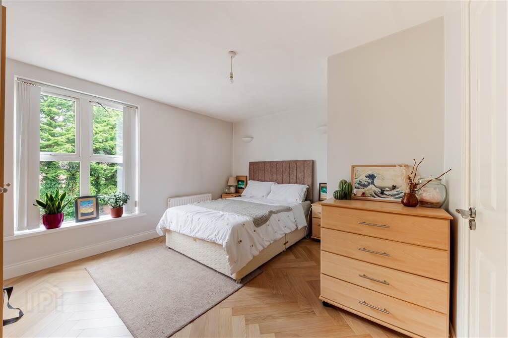 Apt 6 Casement Court, 99 Andersonstown Road 14 of 21