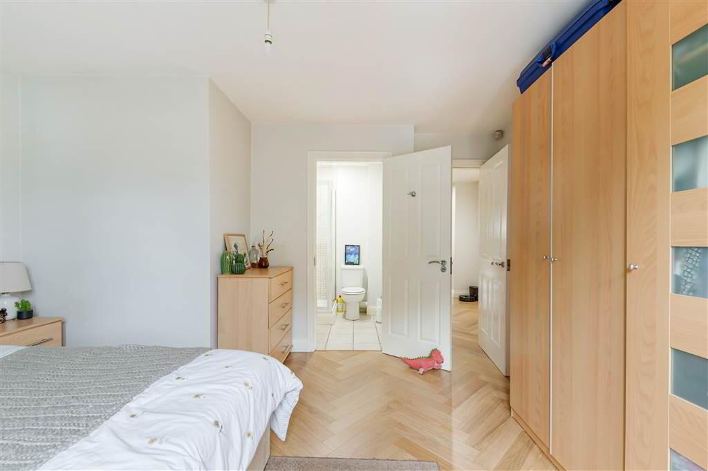 Apt 6 Casement Court, 99 Andersonstown Road 16 of 21