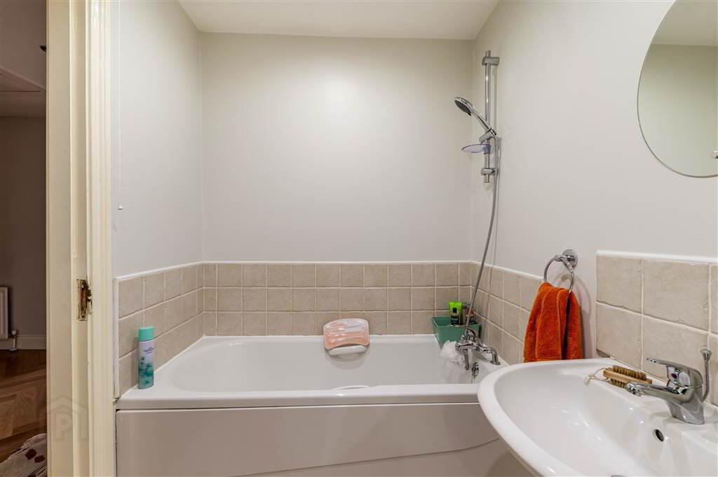Apt 6 Casement Court, 99 Andersonstown Road 19 of 21