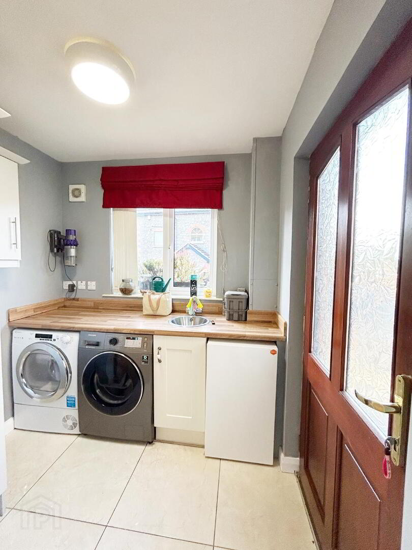 3 Highfield Grove 9 of 23