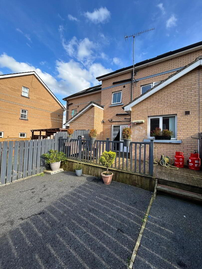 3 Highfield Grove 21 of 23