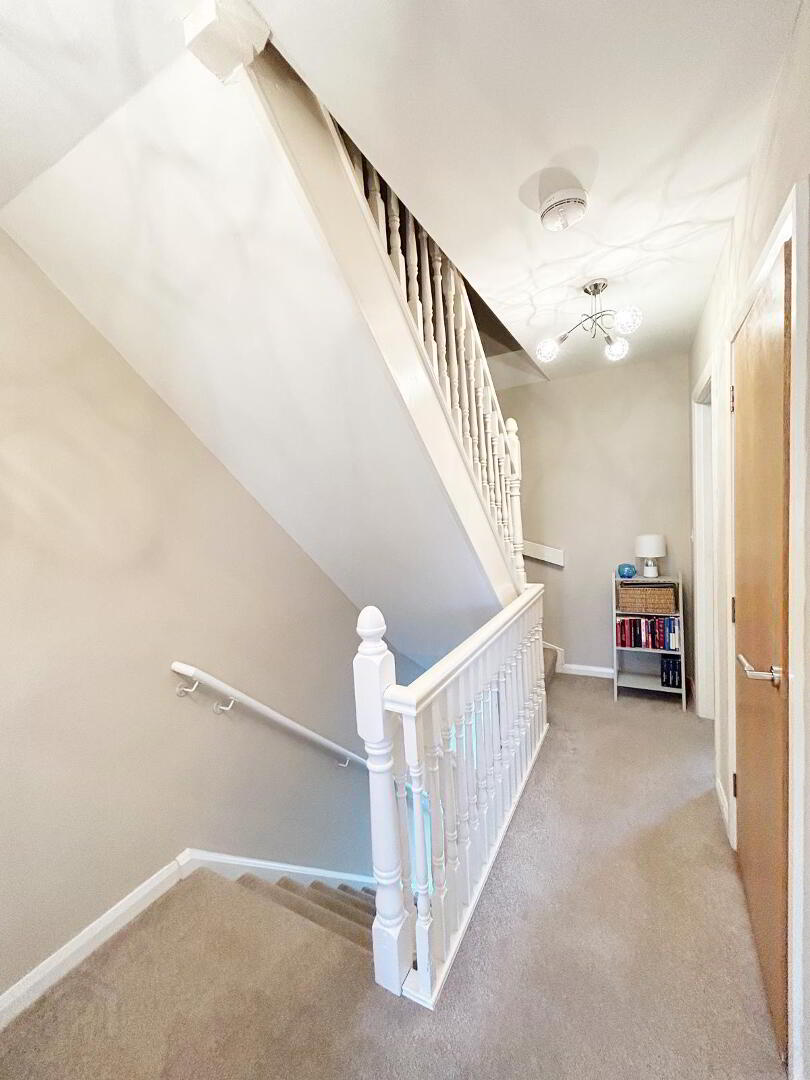 3 Highfield Grove 11 of 23