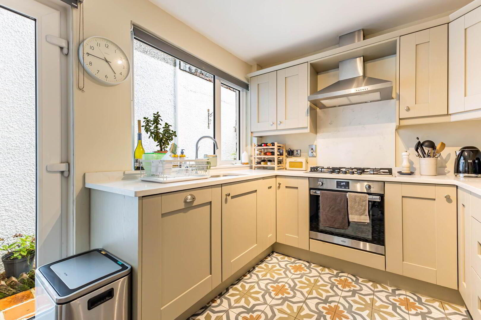 3 Marlborough Park Central 10 of 22