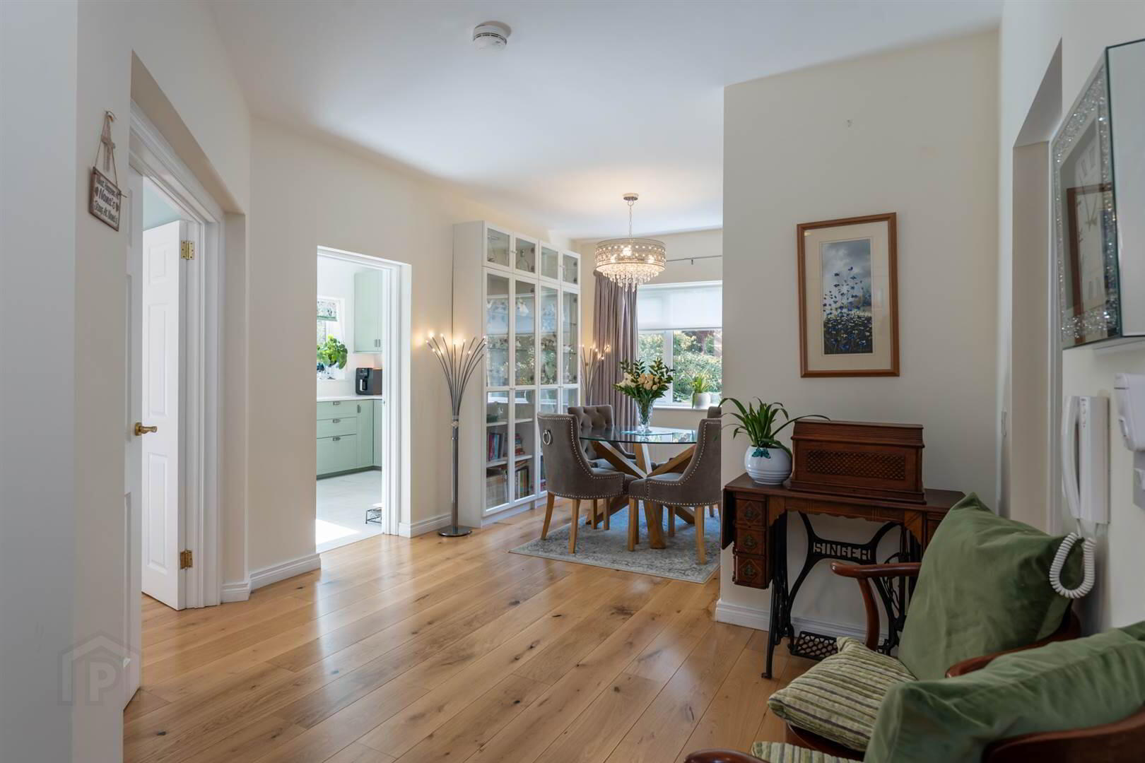Apt 10 Kingsleigh, 31b Kings Road 4 of 18