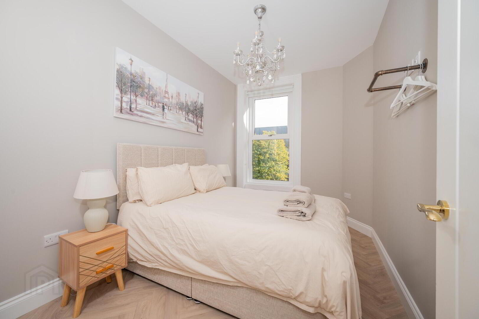 Apt 6, 15 Malone Road 8 of 10