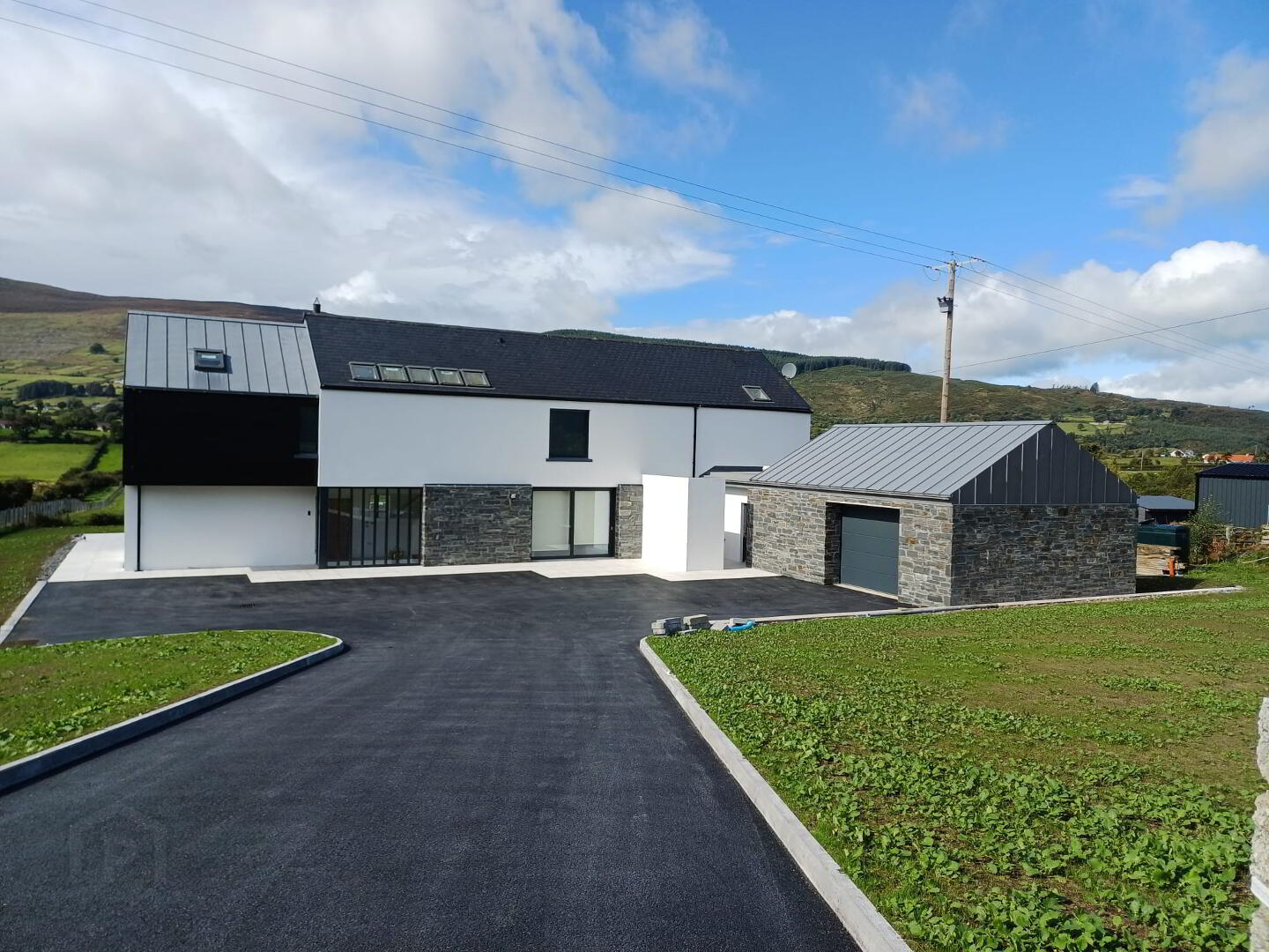 20 Seafin Road 1 of 29
