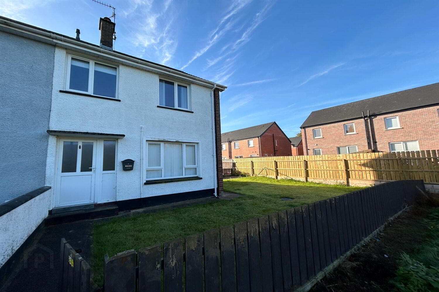 24 Hartmore Gardens 1 of 3