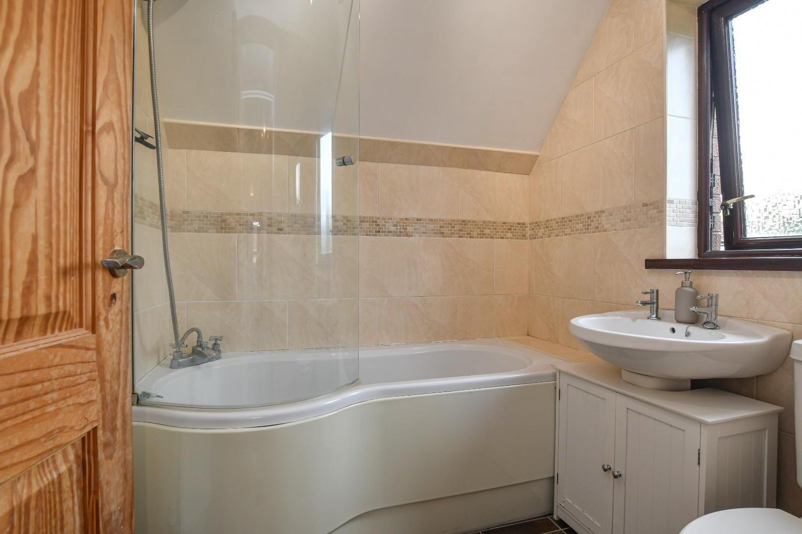 28 Mossvale Avenue 16 of 28