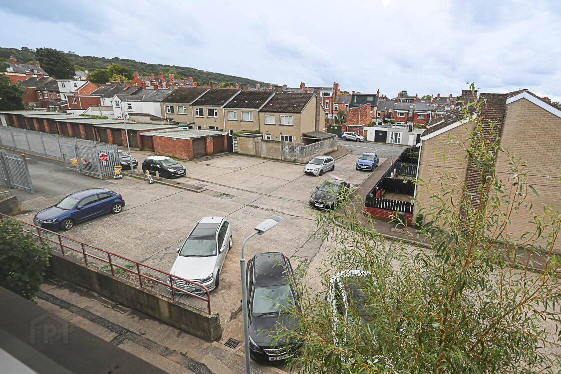 32 Hillview Place 27 of 27