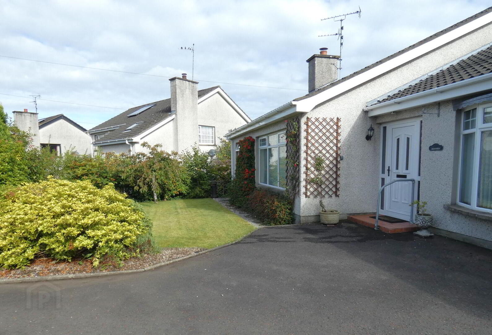 18 Westland Avenue, (Off Semicock Road) 3 of 38