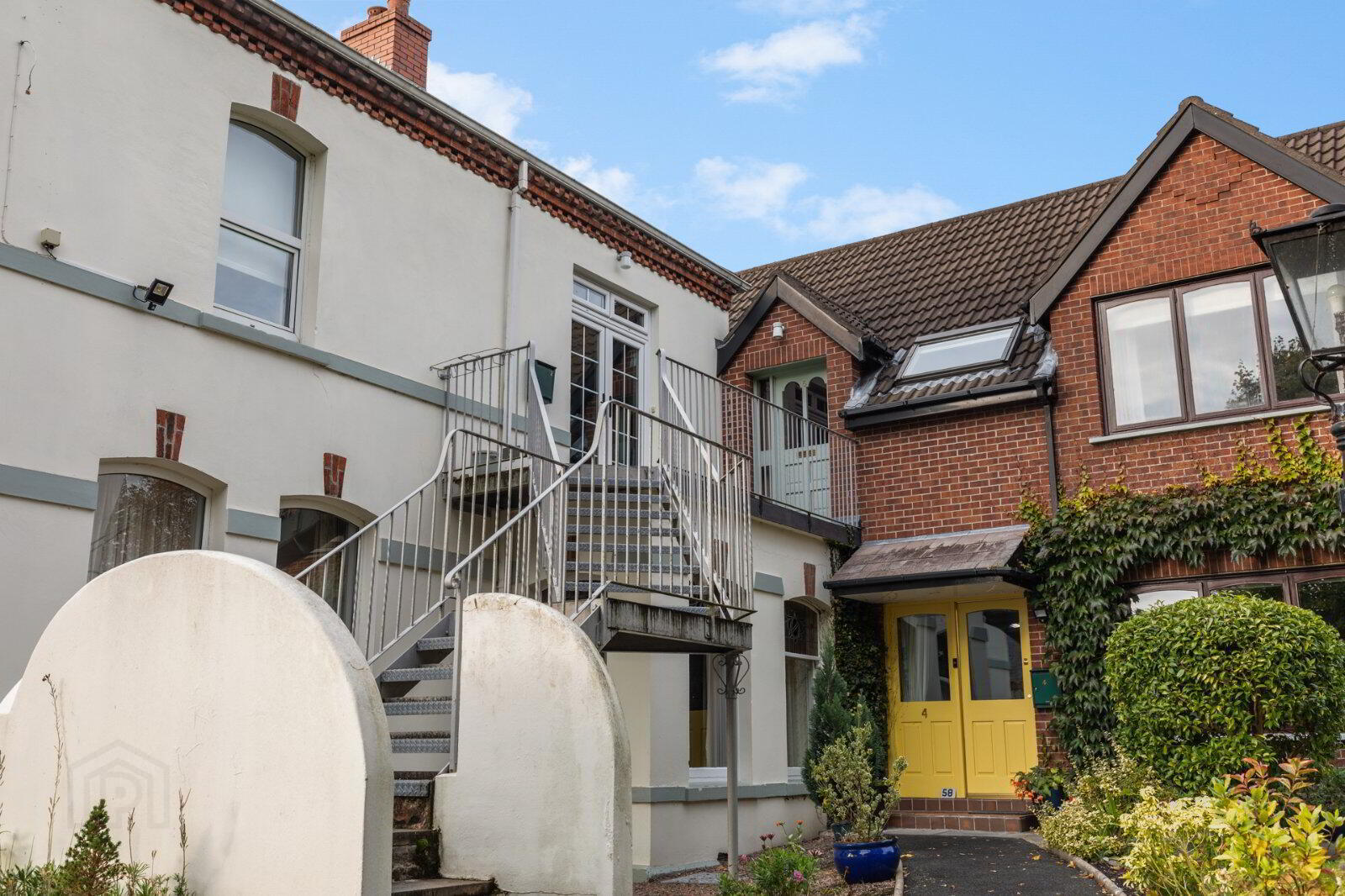 Flat 6 Brent Lodge, 58 Marlborough Park South 2 of 17