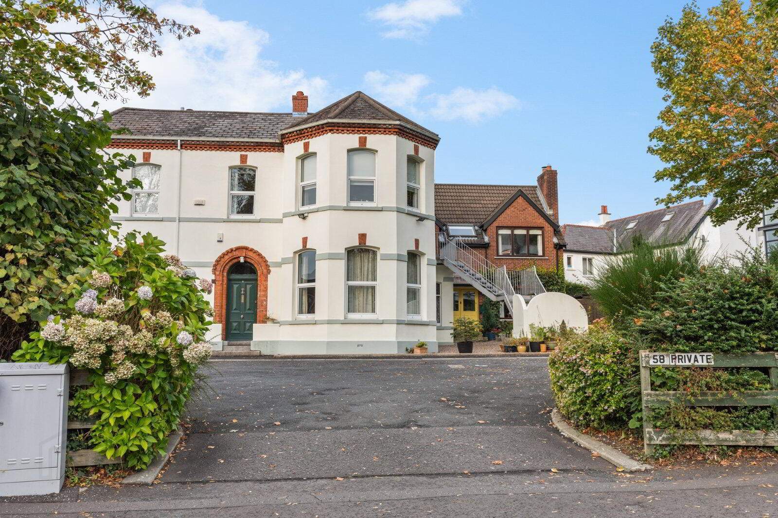 Flat 6 Brent Lodge, 58 Marlborough Park South 1 of 17