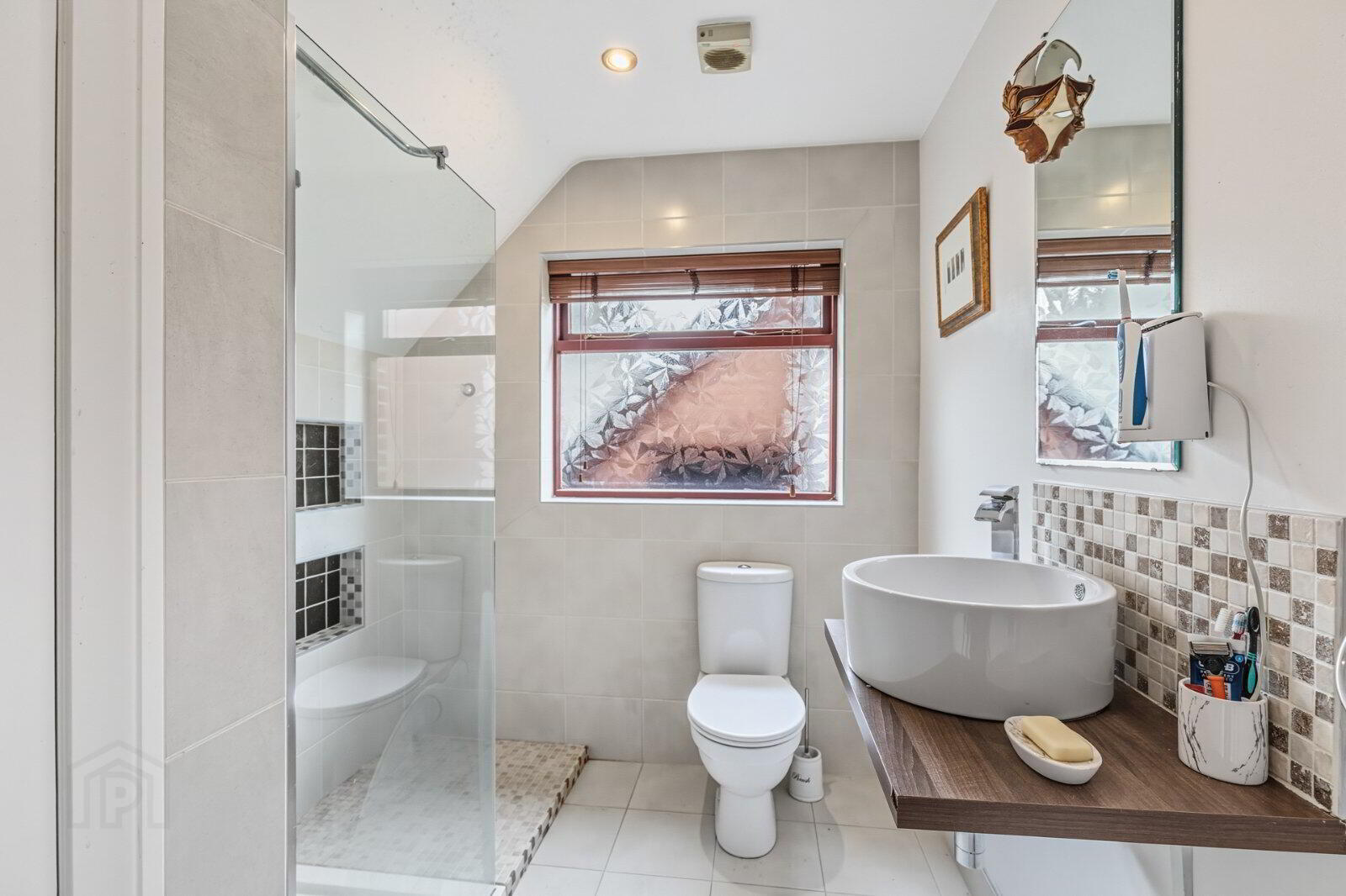 Flat 6 Brent Lodge, 58 Marlborough Park South 15 of 17