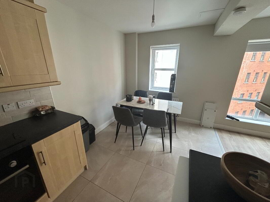 511 College Court Central 4 of 9