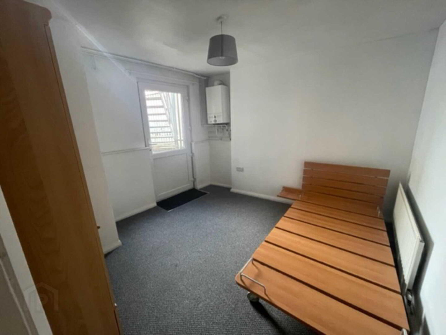 Basement Flat 7 of 9