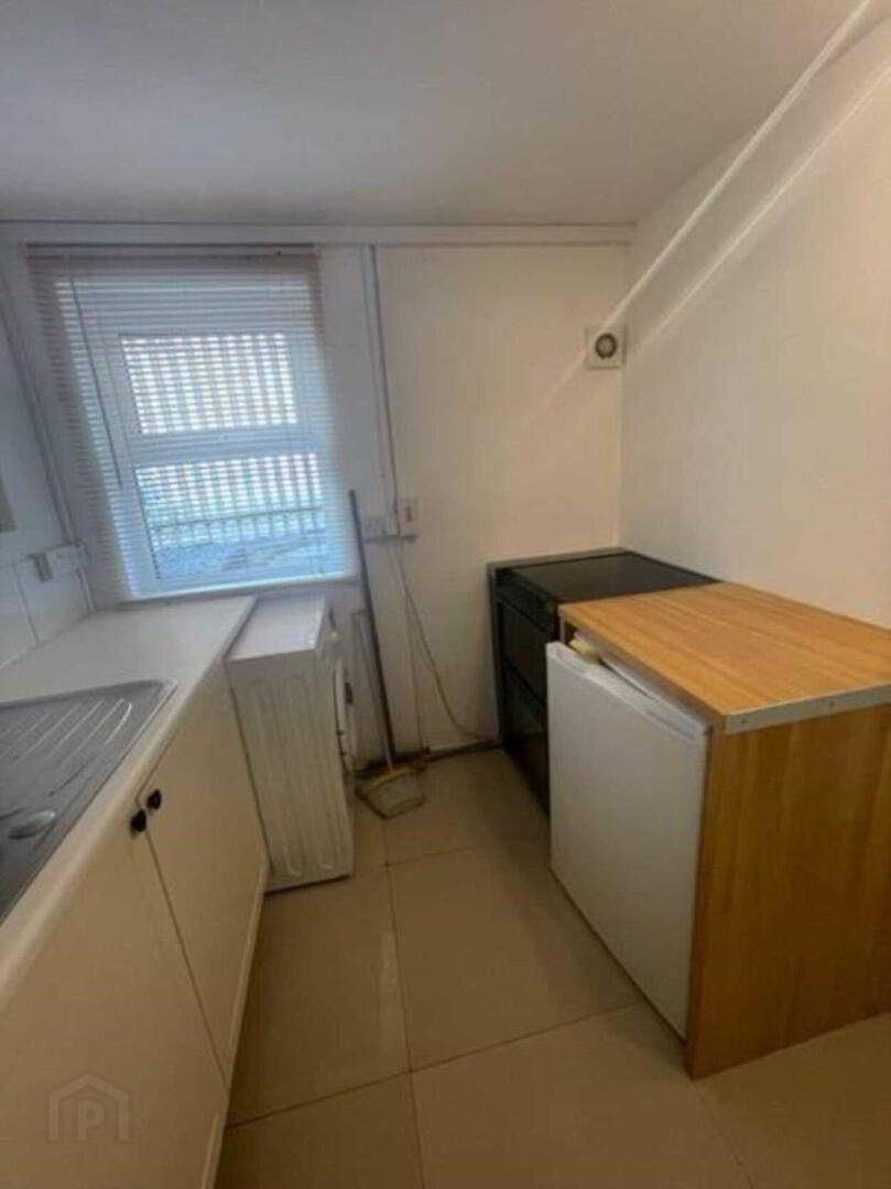 Basement Flat 6 of 9