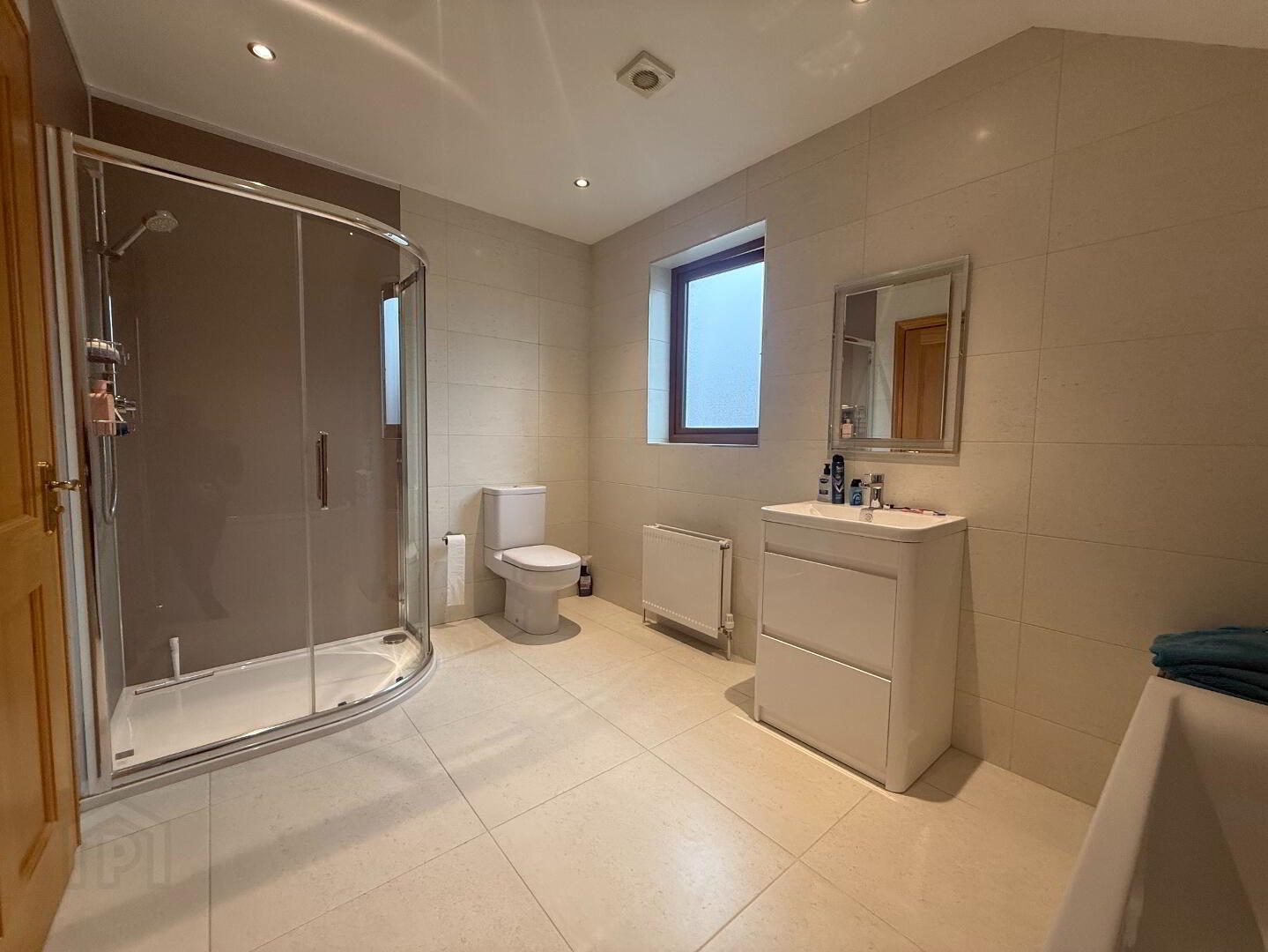 24 Ballygarvey Road 17 of 36