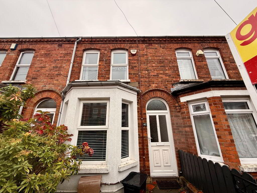 42 St Albans Gardens 1 of 7