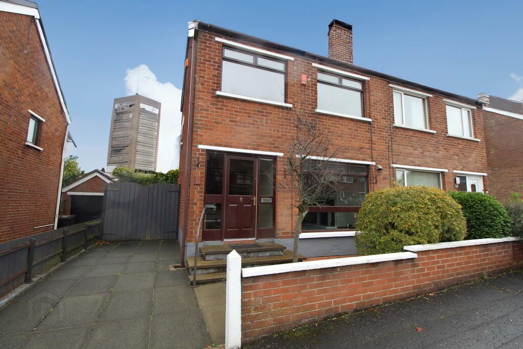 6 Sandyknowes Drive 1 of 17