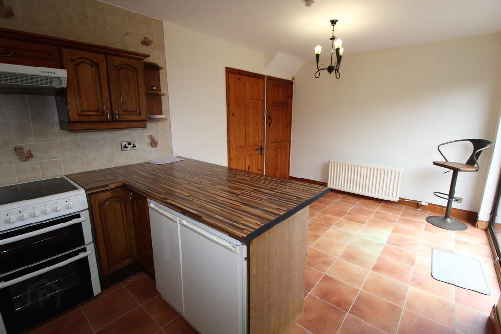 6 Sandyknowes Drive 7 of 17