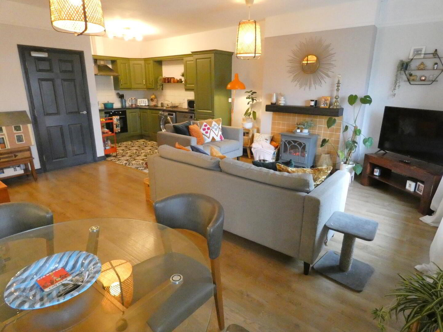 15b Queen Street 1 of 22