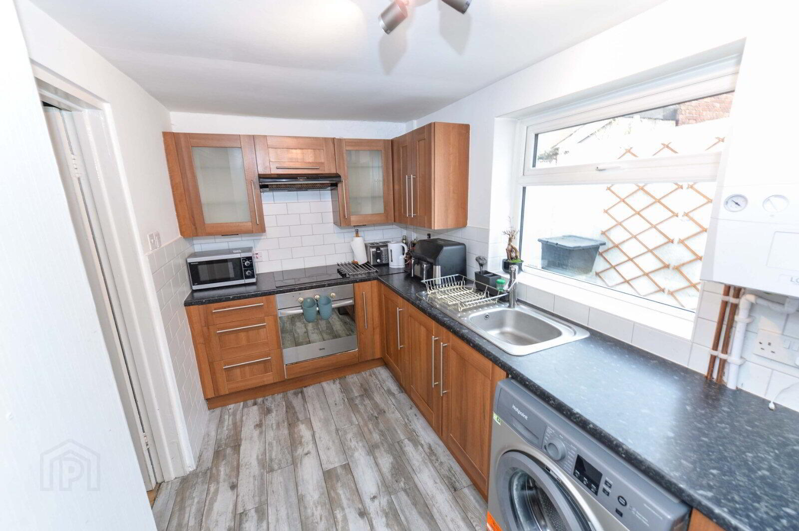 10 Glenbrook Avenue 7 of 15