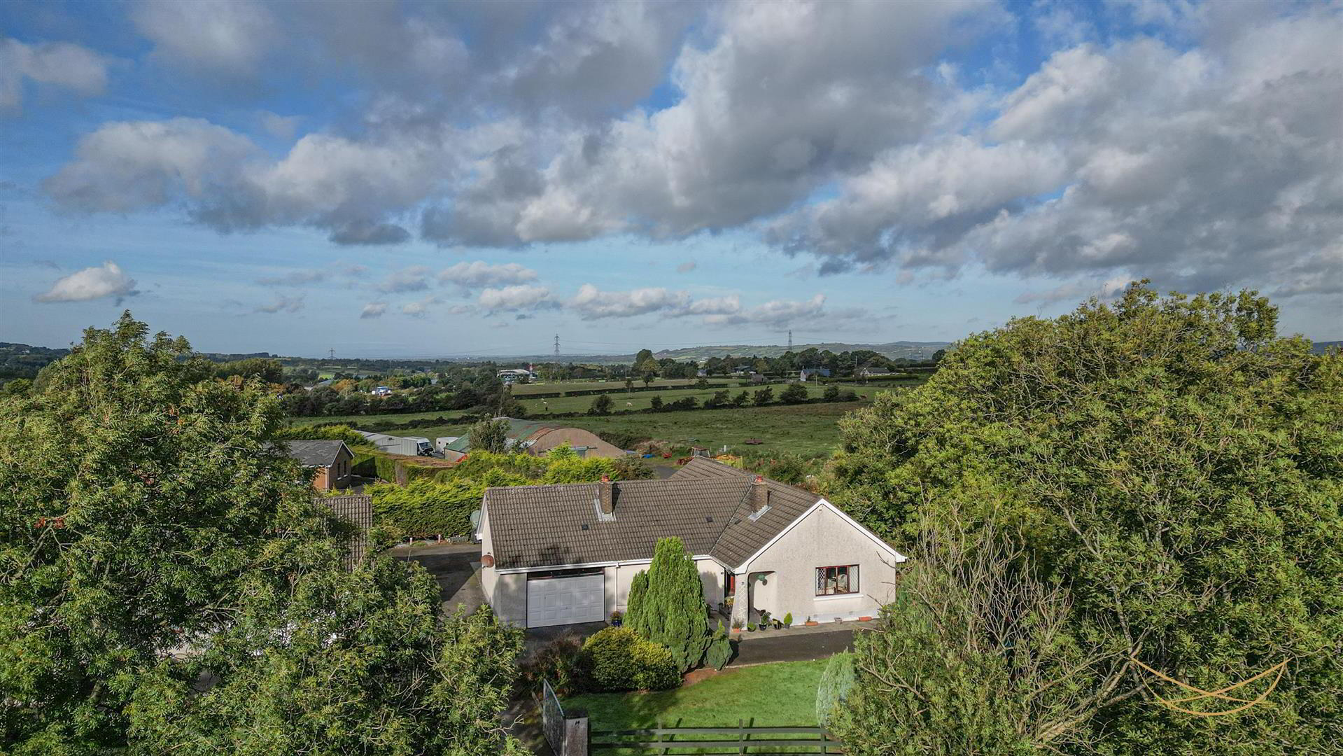 14 Ballycraigy Road South 2 of 36