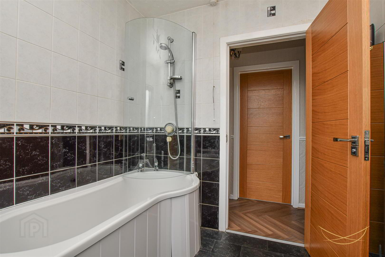 14 Ballycraigy Road South 27 of 36