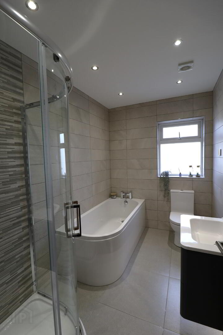 7 Granite Mews 27 of 36