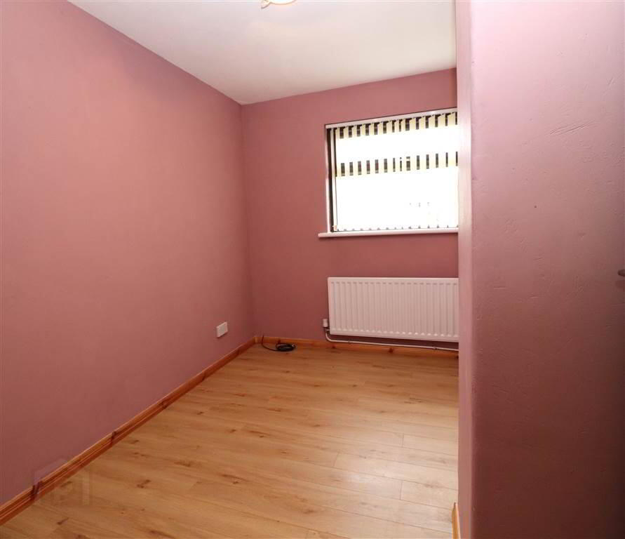 2 Grovehill Avenue 8 of 14