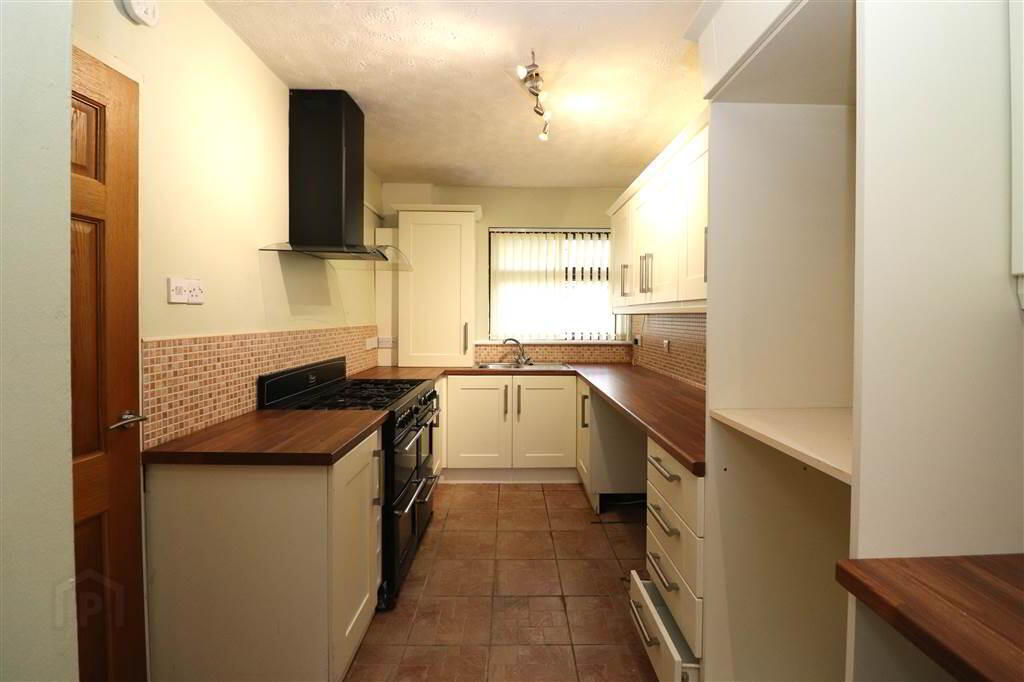 2 Grovehill Avenue 6 of 14