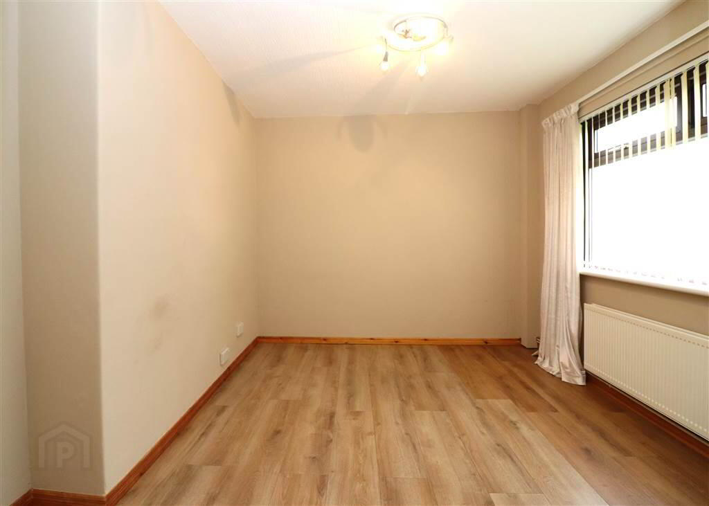 2 Grovehill Avenue 4 of 14