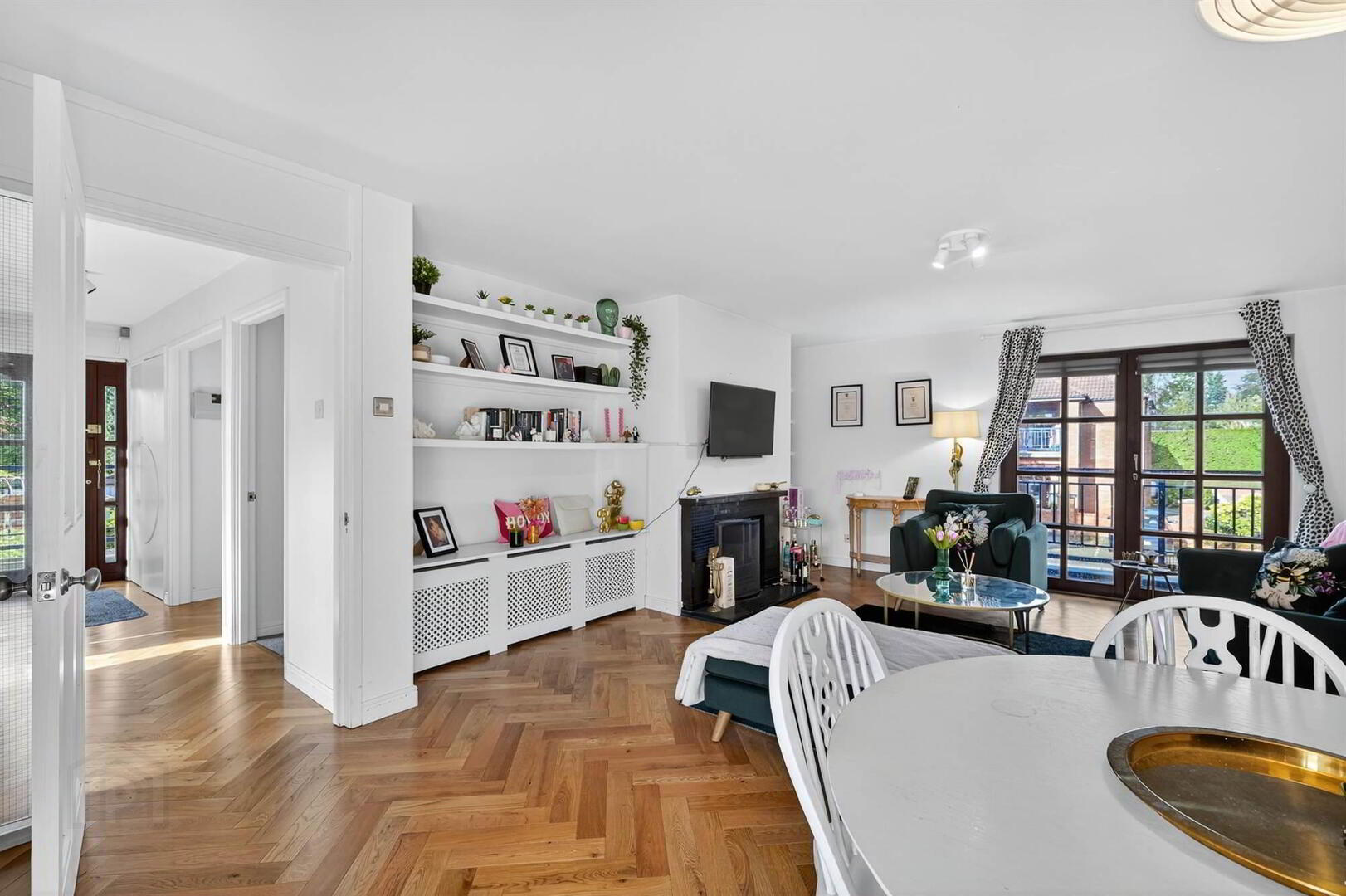 Apt 20, Cleaver Court 10 of 27