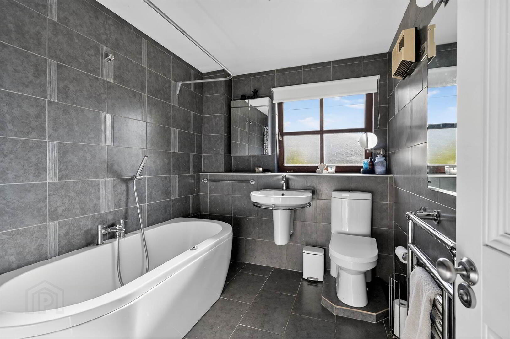Apt 20, Cleaver Court 21 of 27
