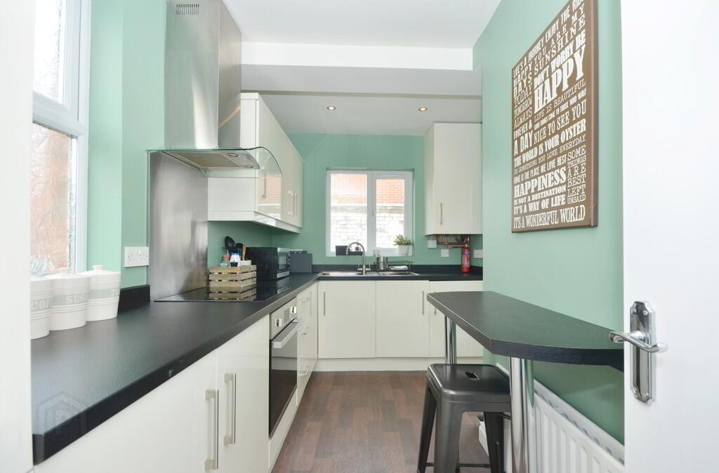 4 Ravenhill Avenue 5 of 12