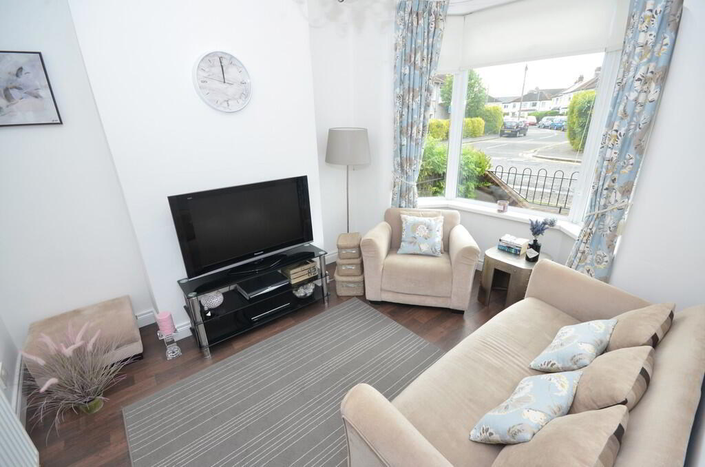 4 Ravenhill Avenue 3 of 12