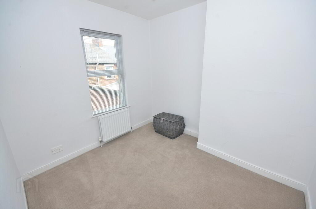 4 Ravenhill Avenue 9 of 12