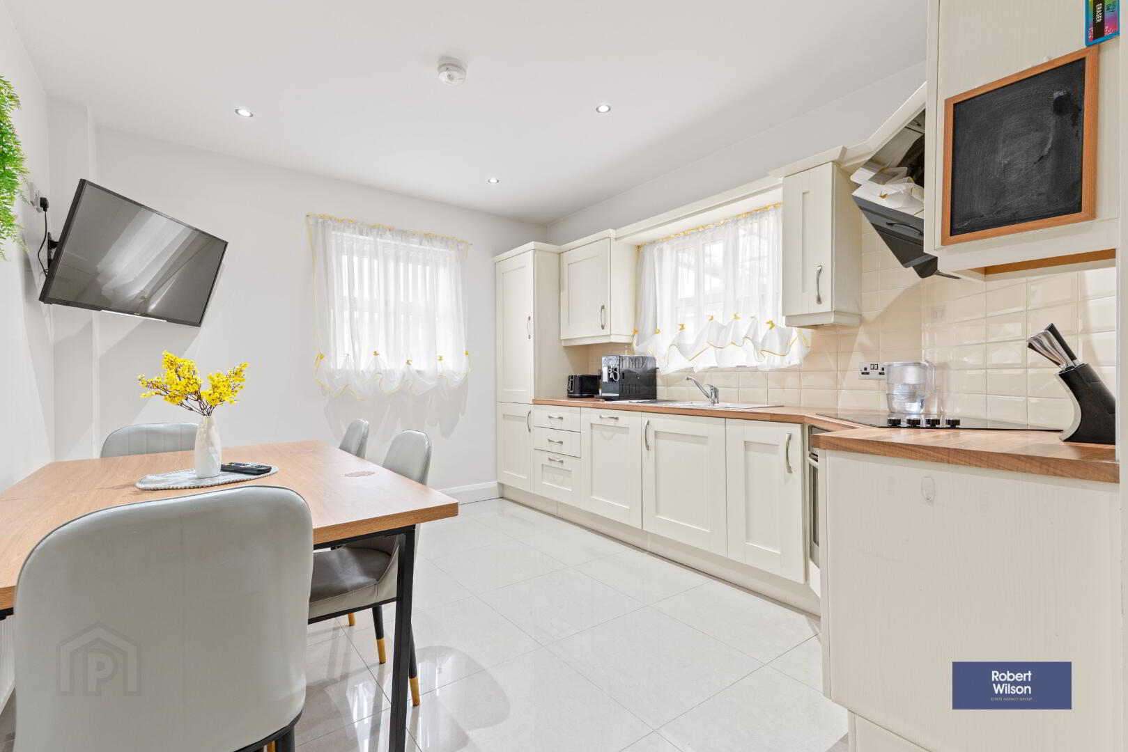1 Ashwood Court 10 of 33