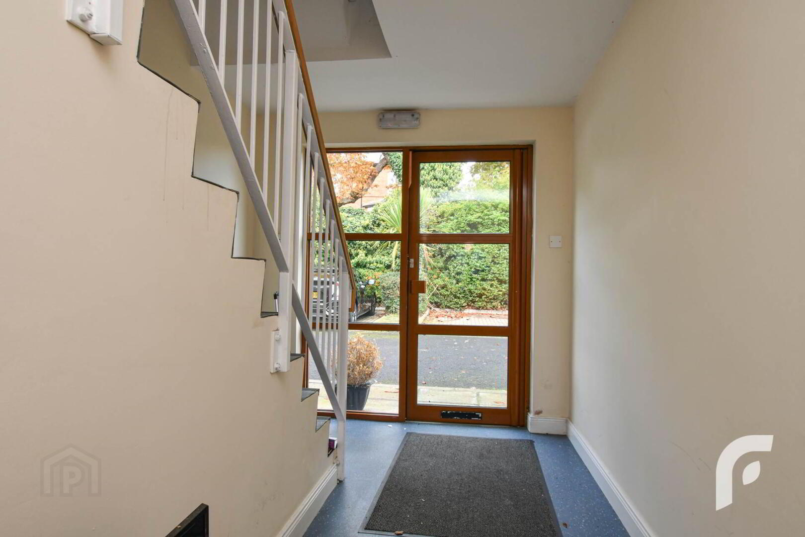 10 St James Court 4 of 26