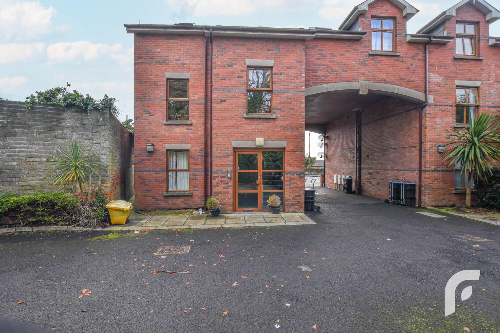 10 St James Court 3 of 26