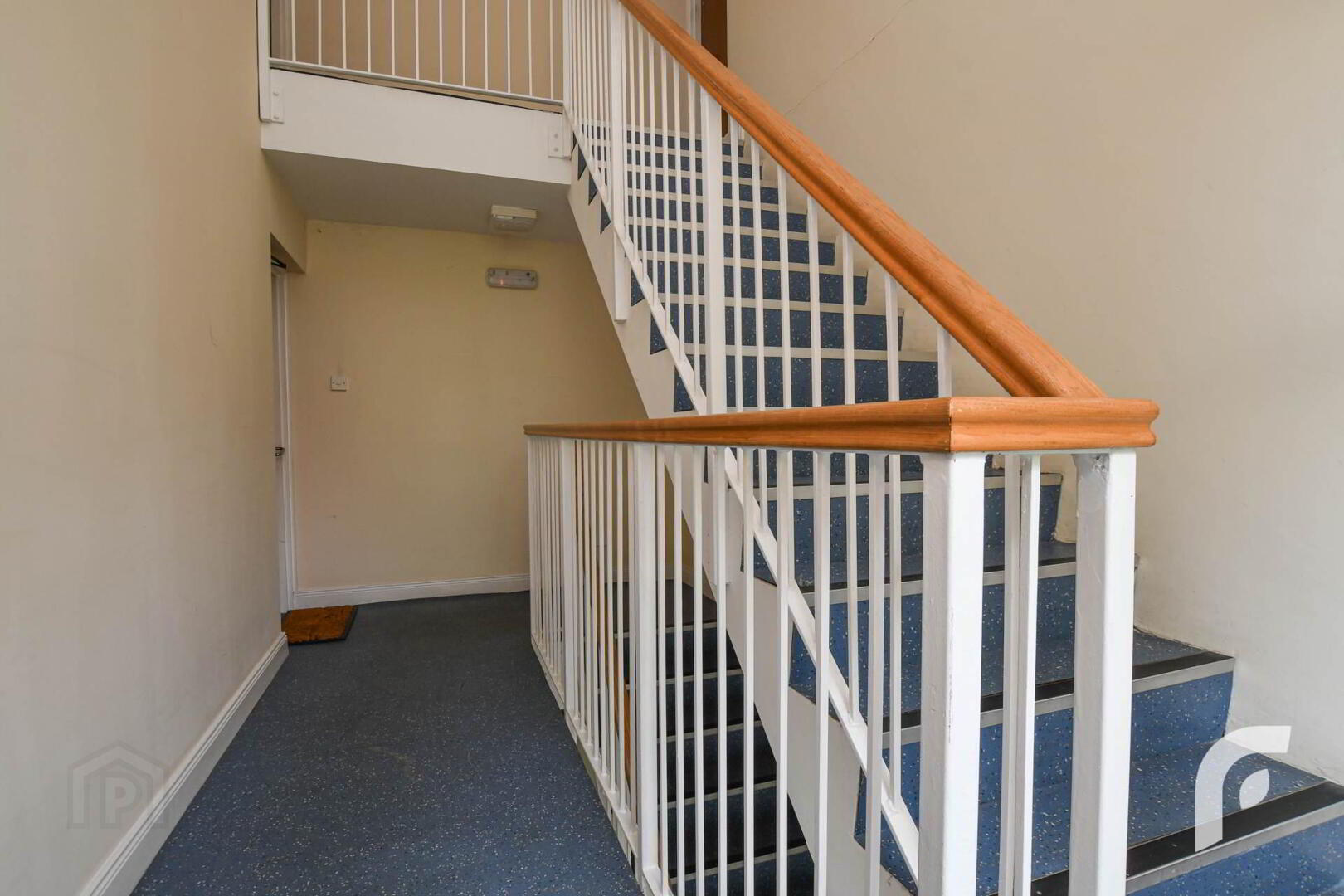 10 St James Court 5 of 26