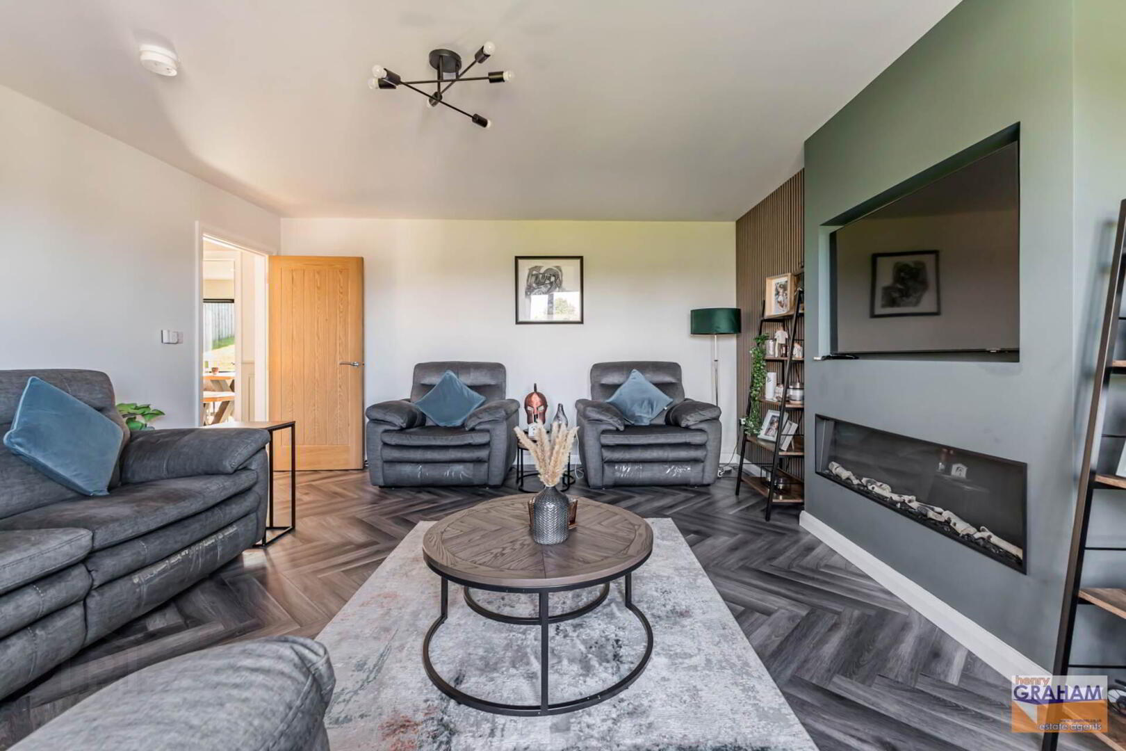 6b Woodfall Manor 17 of 45