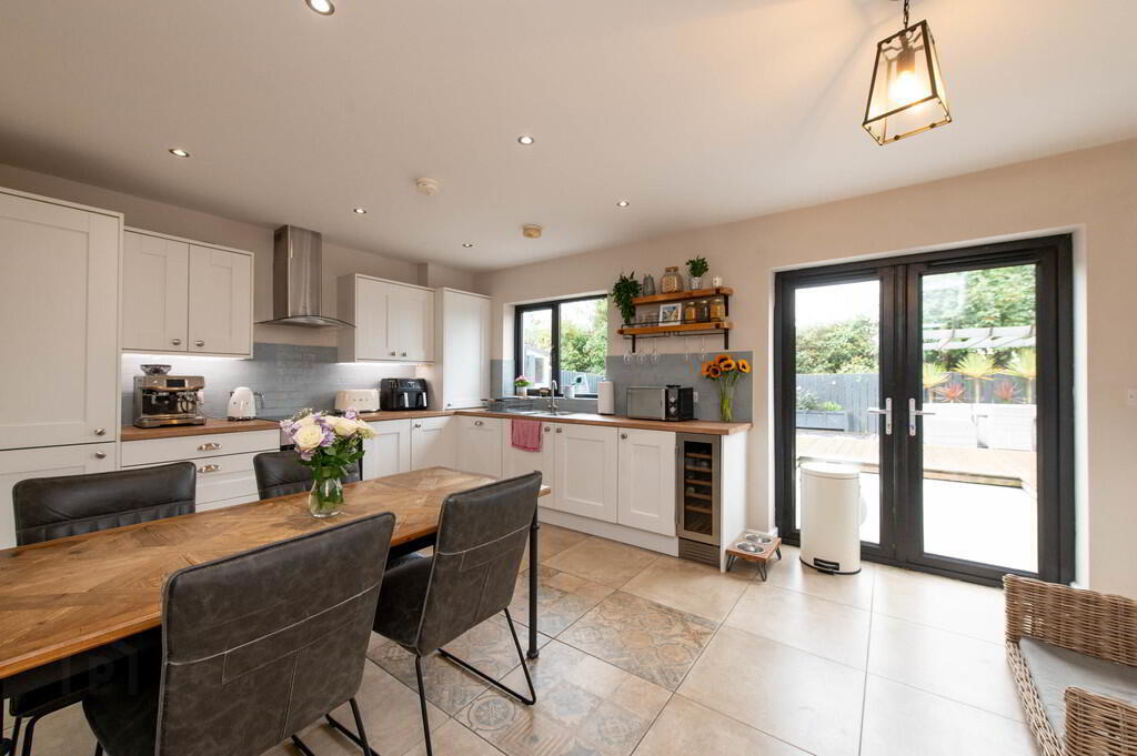 38 Chantry Gardens 8 of 26