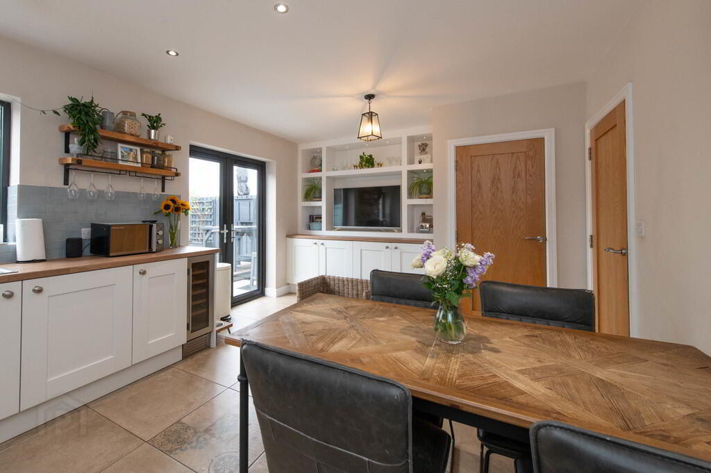 38 Chantry Gardens 9 of 26