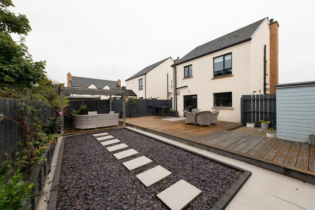 38 Chantry Gardens 23 of 26